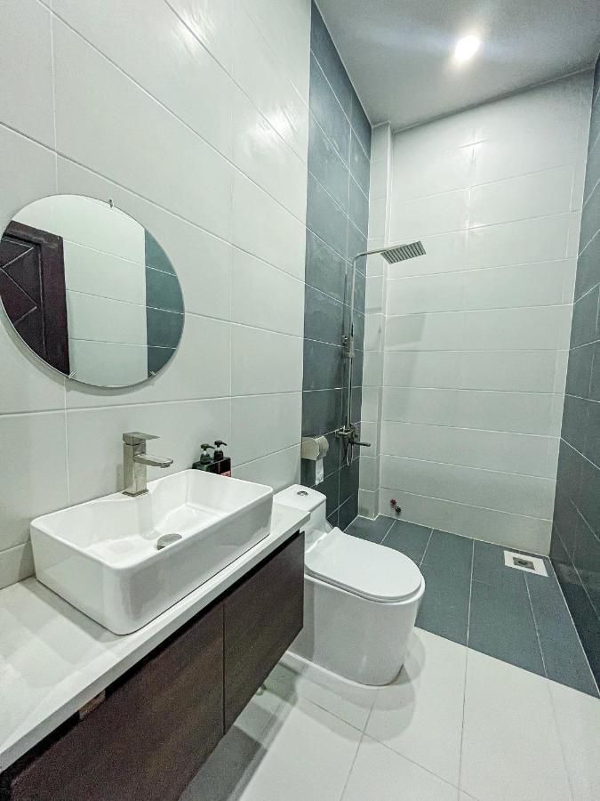 River Hotel 5 Long Xuyên Екстериор снимка